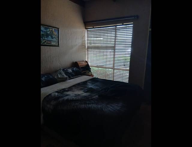 4 BEDROOM FREESTANDING FOR SALE IN SCHOEMANSVILLE